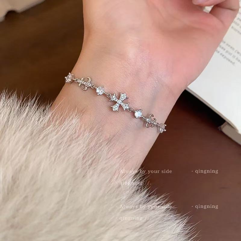 cross shaped bracelet, light luxury