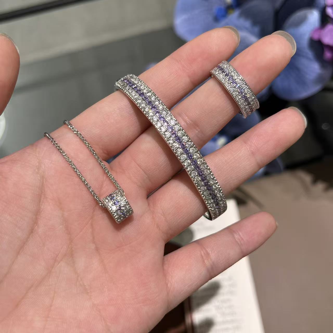 Light Luxury Three row Full Diamond Set