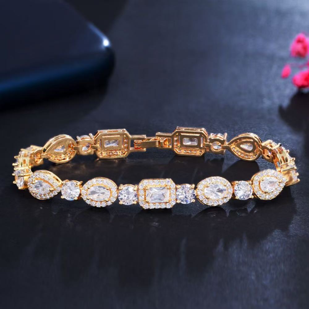 Fashionable drop-shaped zircon bracelet