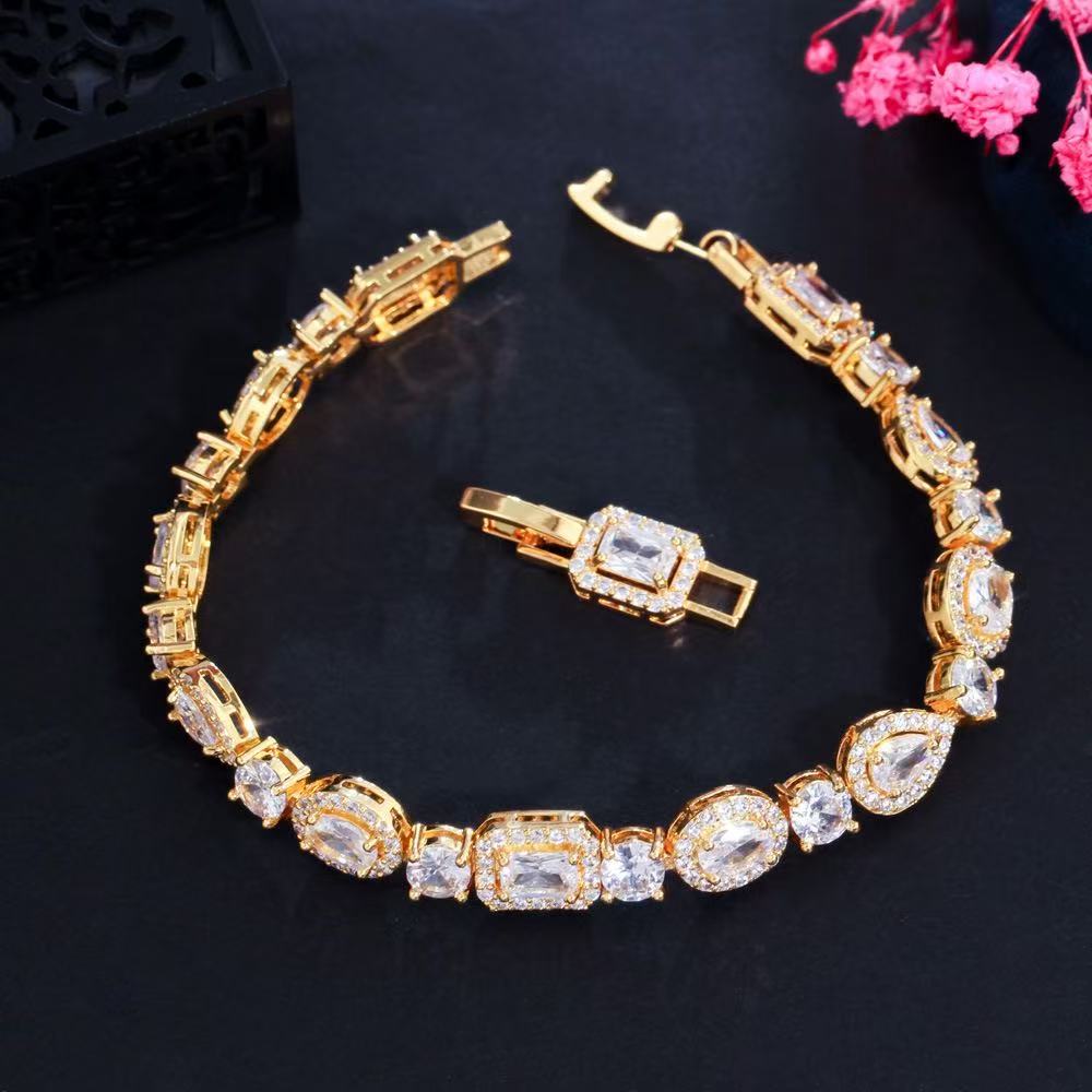 Fashionable drop-shaped zircon bracelet