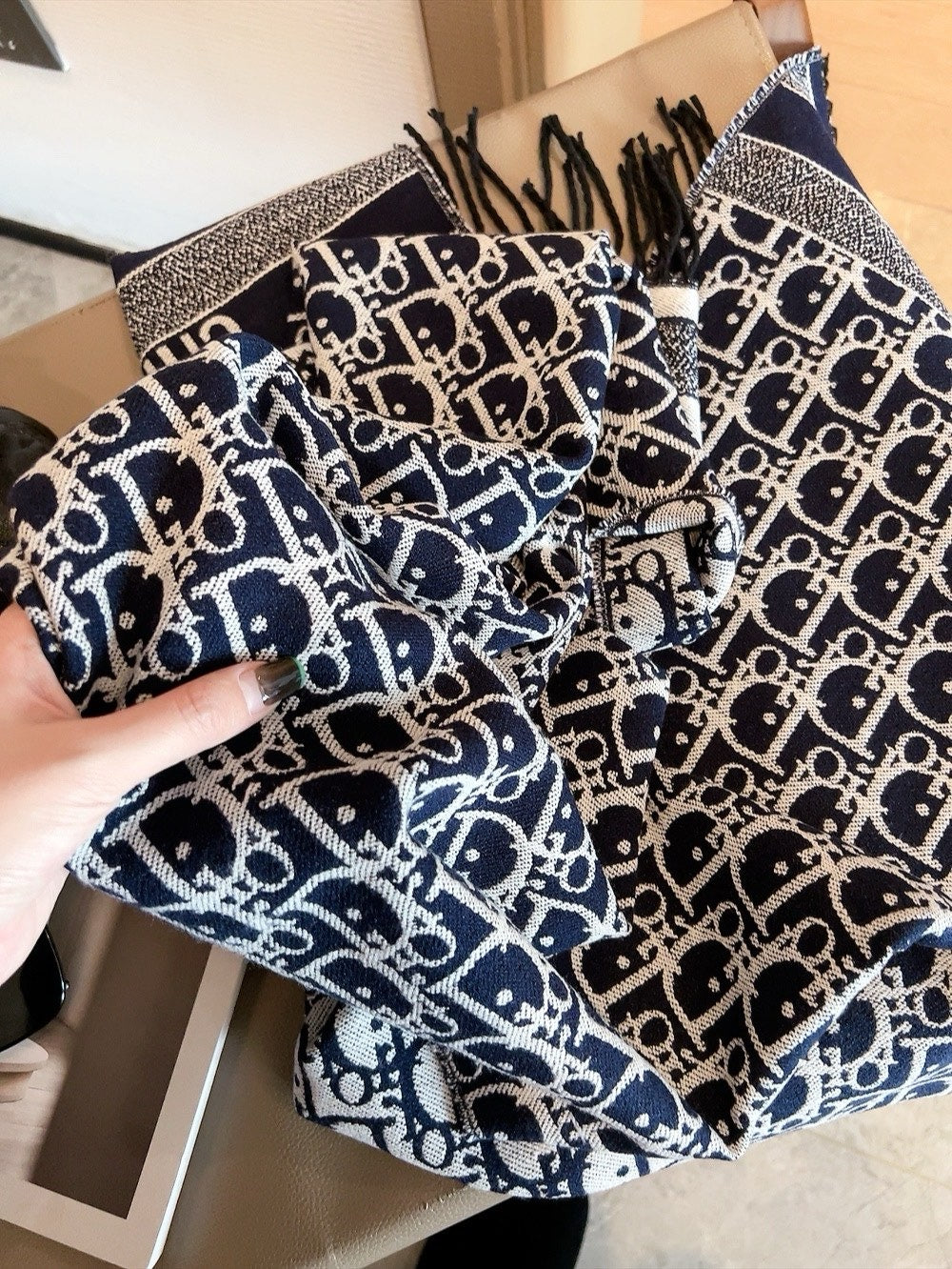 Dior High-End Winter Scarf