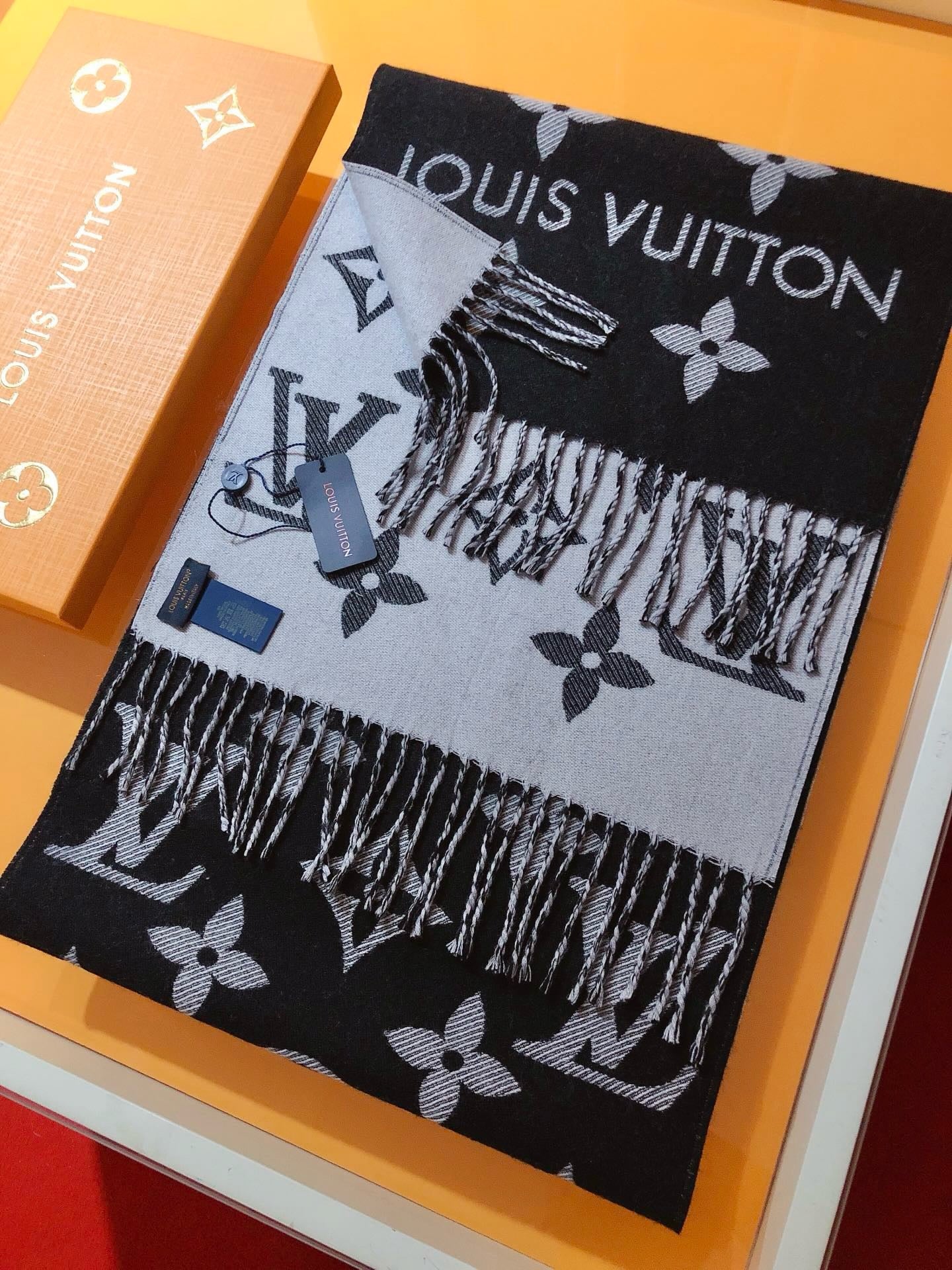 Premium LV Winter Scarf