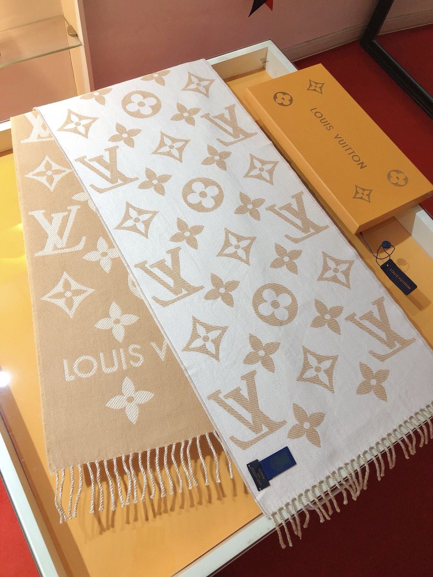 Premium LV Winter Scarf
