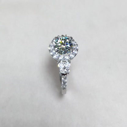 Popular D-color Moissanite Diamond Ring