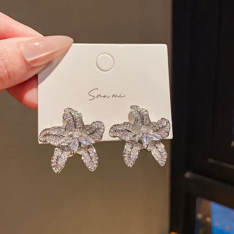 Silver needle zircon flower earrings