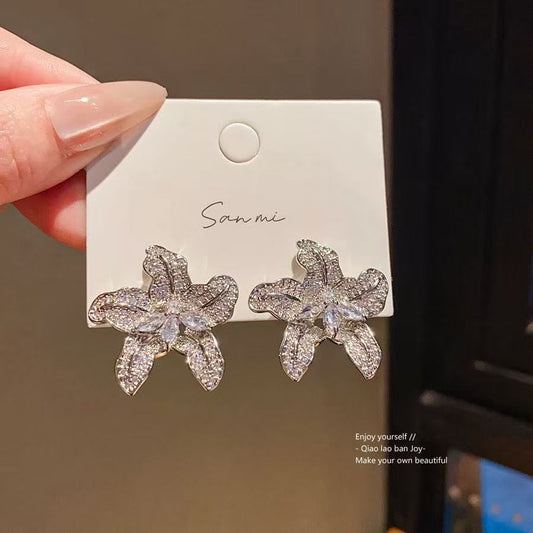 Silver needle zircon flower earrings