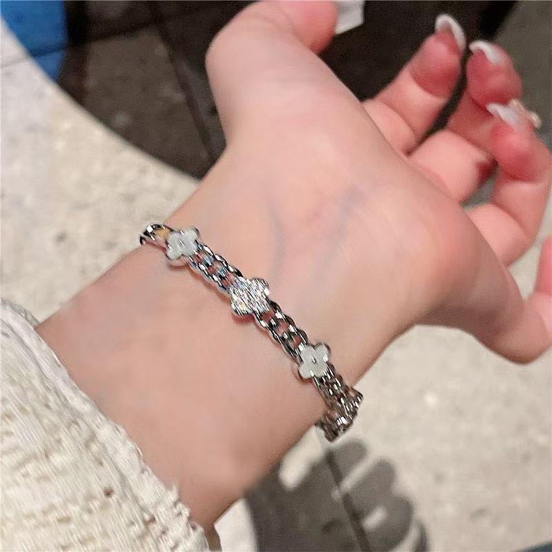 French Sweet Zircon Mother Flower Bracelet
