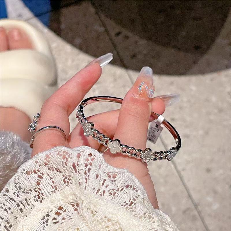 French Sweet Zircon Mother Flower Bracelet
