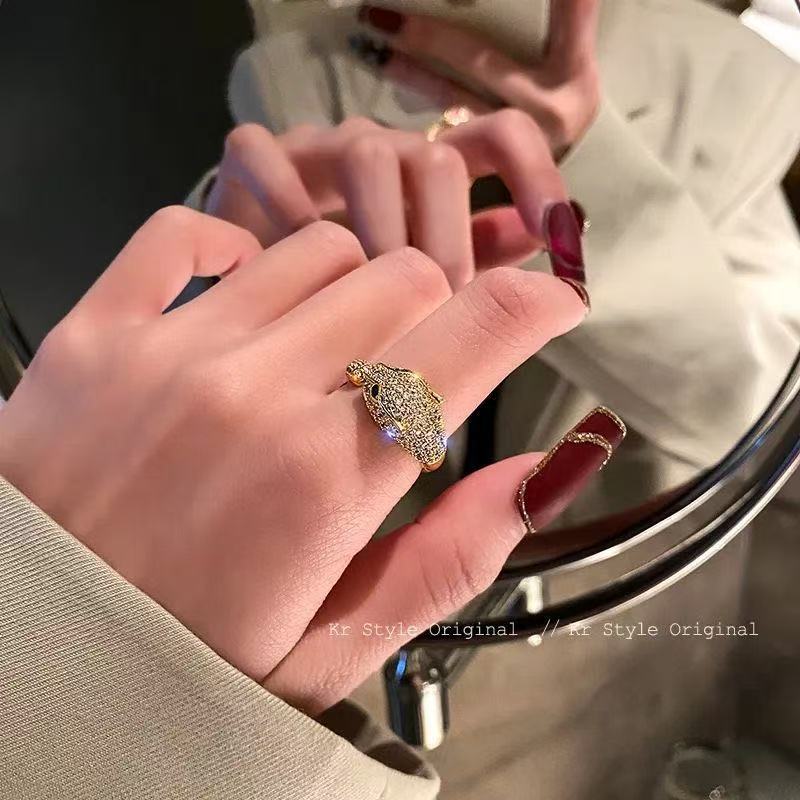European and American Exaggerated Personality Trendy People Open Mouth Eating Ring