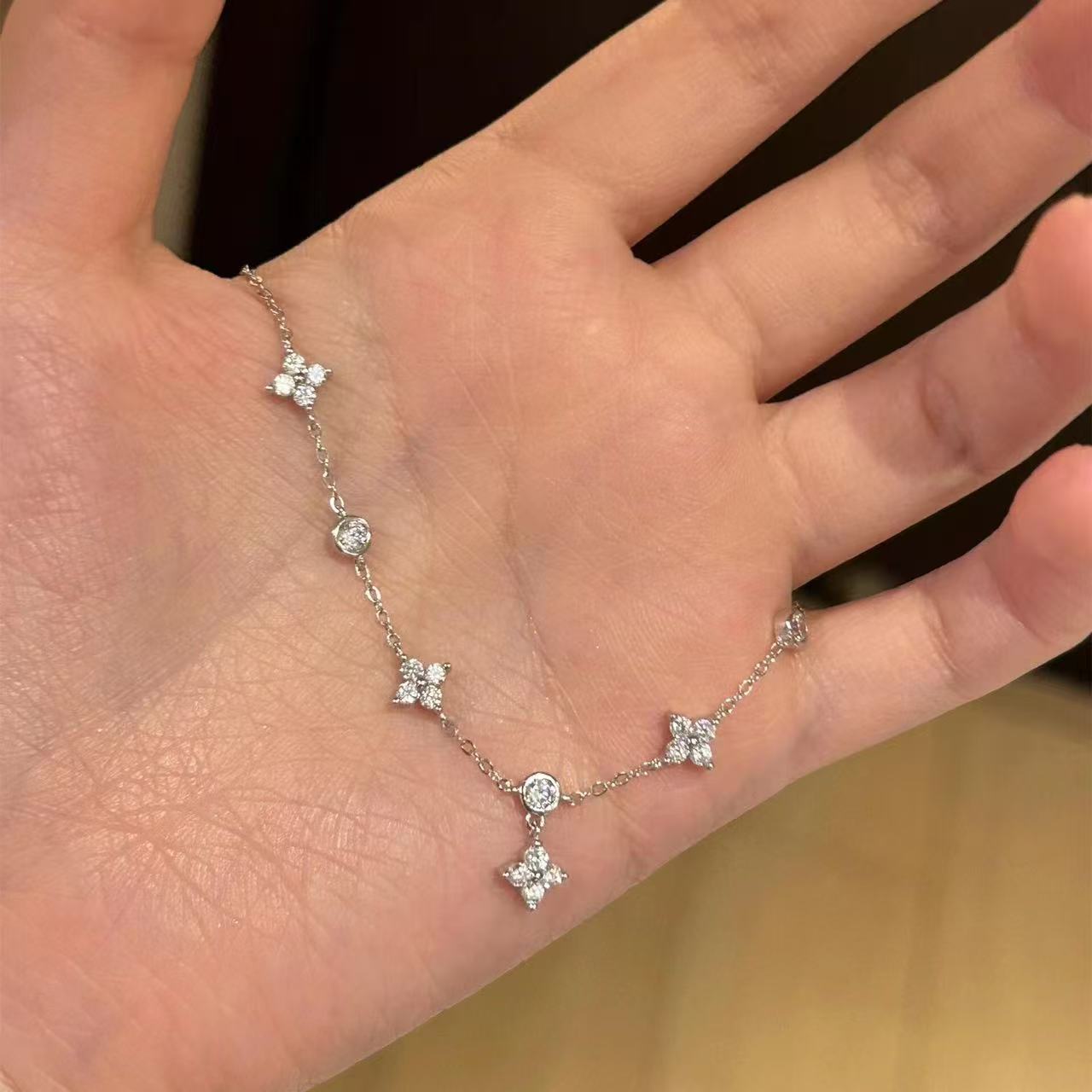 New high-end four leaf clover zircon bracelet