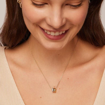 versatile women's necklace