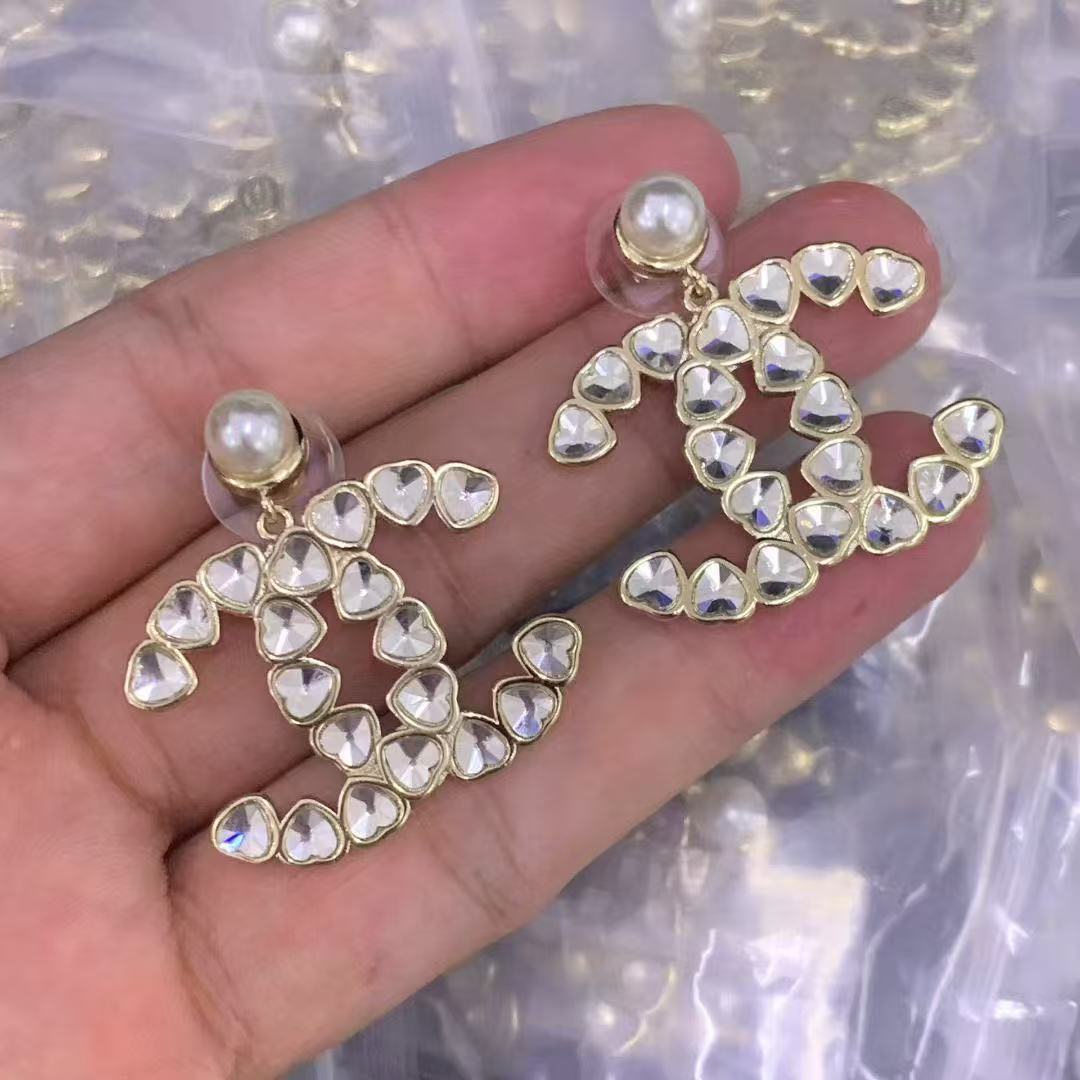 CHANEL heart earring