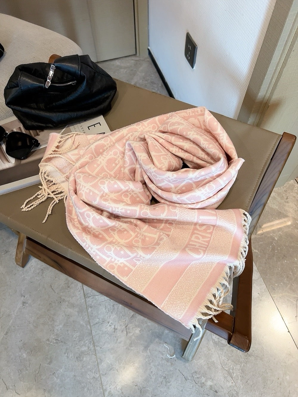 Dior High-End Winter Scarf